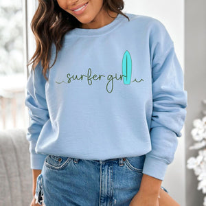 SURFER GIRL AND WAVES WOMEN'S BEACH SWEATSHIRT