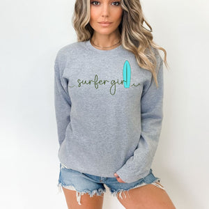 SURFER GIRL AND WAVES WOMEN'S BEACH SWEATSHIRT